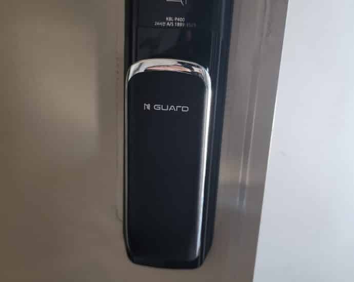 엠가드 KBL-P400 도어락 교체 설치 후 모습