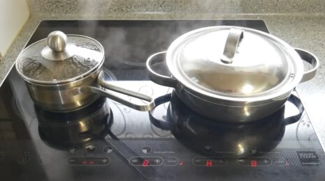 인덕션에서 고장에 취약한 장시간 고화력 조리 모습