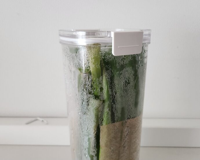 진공용기에 물기가 생긴 모습